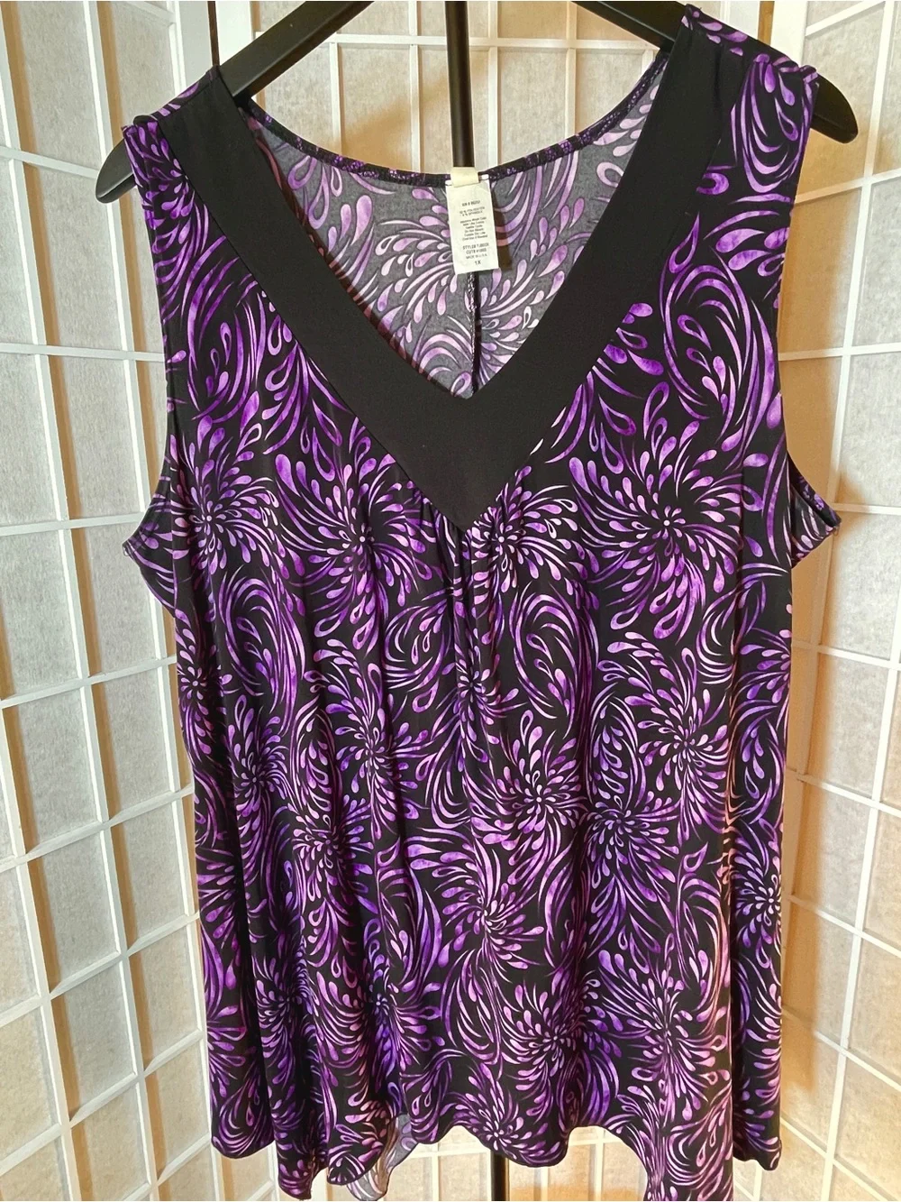 1x Sleeveless V-Neck Purple Swirl Print Stretchy Women's Top